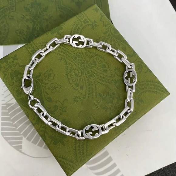 Authentic GUCCI Interlocking Chain Bracelet - Picture 4 of 6